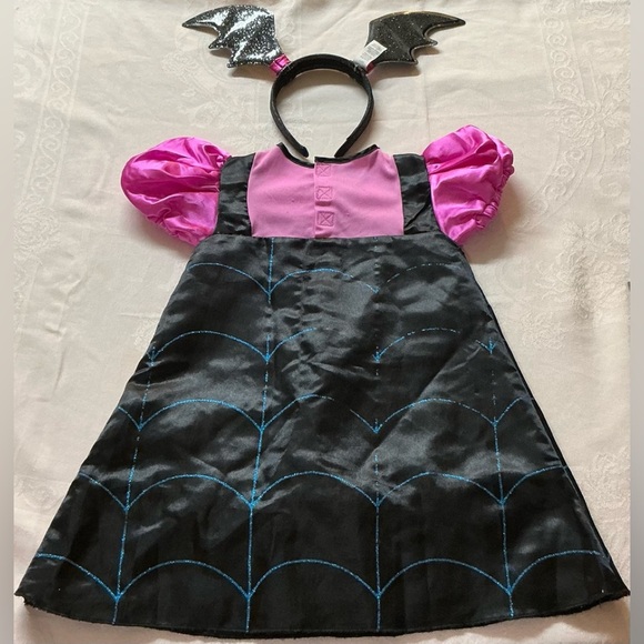 Disney Vanpirina Halloween Costume Pink and Black with Bat Wings Sz 2 - Picture 2 of 11